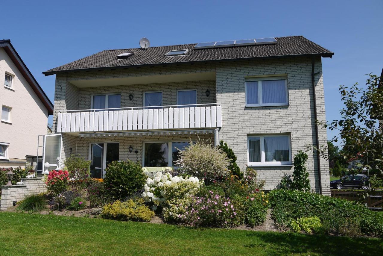 Ferienwohnung Und Gaestezimmer Iburgblick บัดดรีบวร์ก ภายนอก รูปภาพ